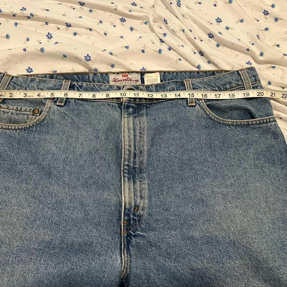 Vintage ‘96 Levi's 540 Men’s Sz: 42 Relaxed Fit Jorts Denim Blue Shorts.